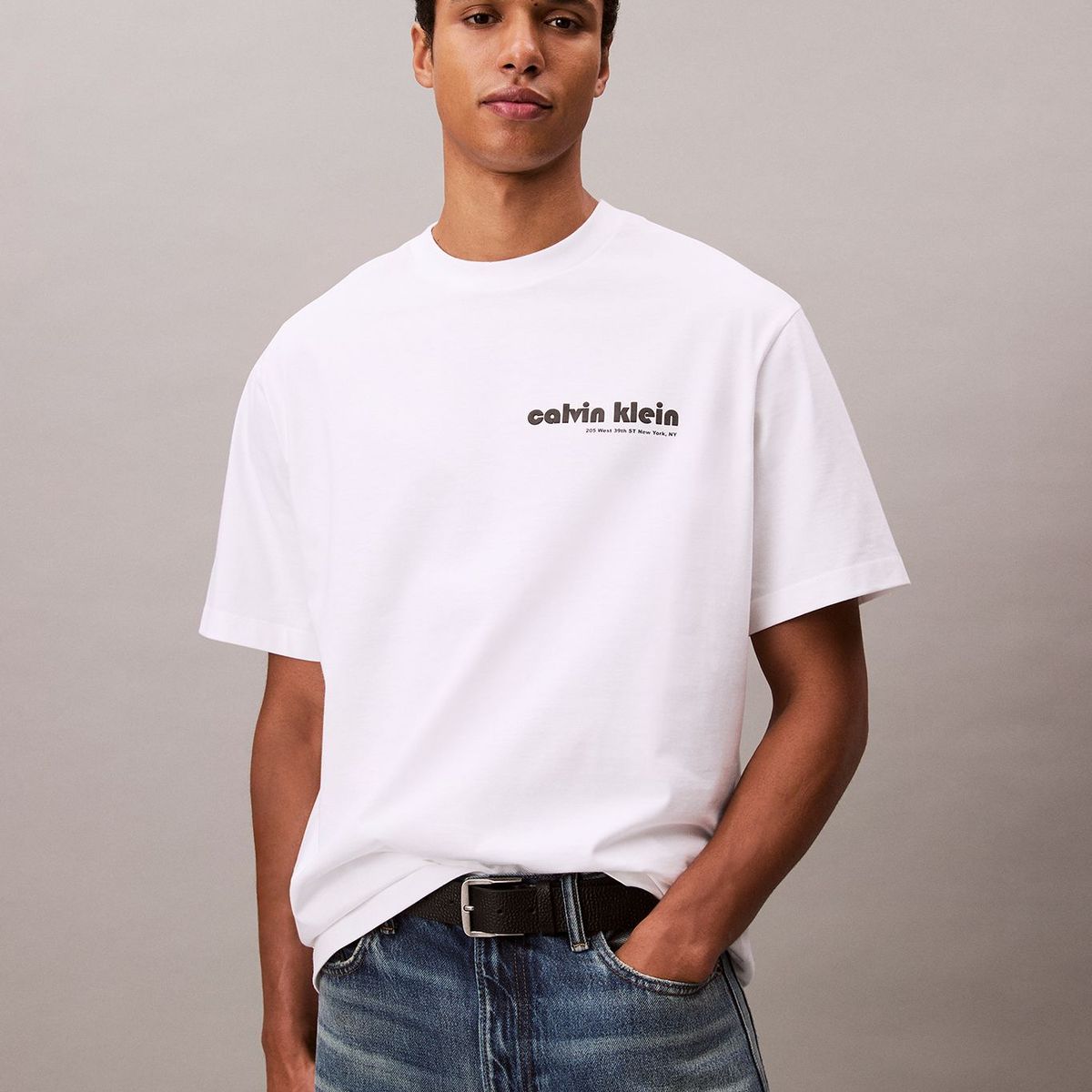 CALVIN KLEIN - Camiseta blanca con logotipo bordado Calvin Klein