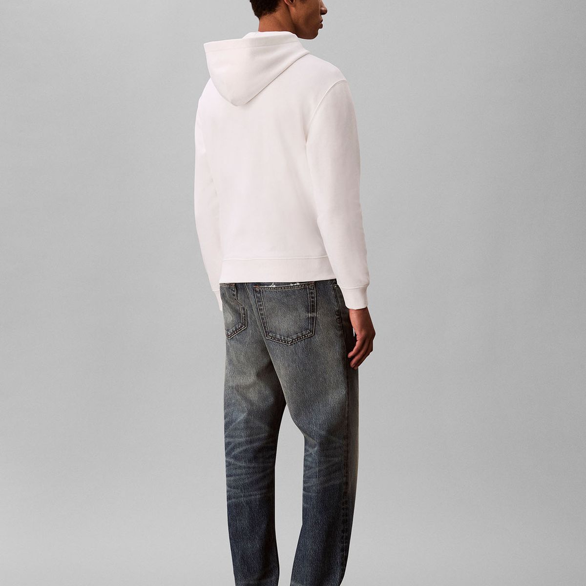 CALVIN KLEIN - Buzo blanco con capucha de corte regular Calvin Klein