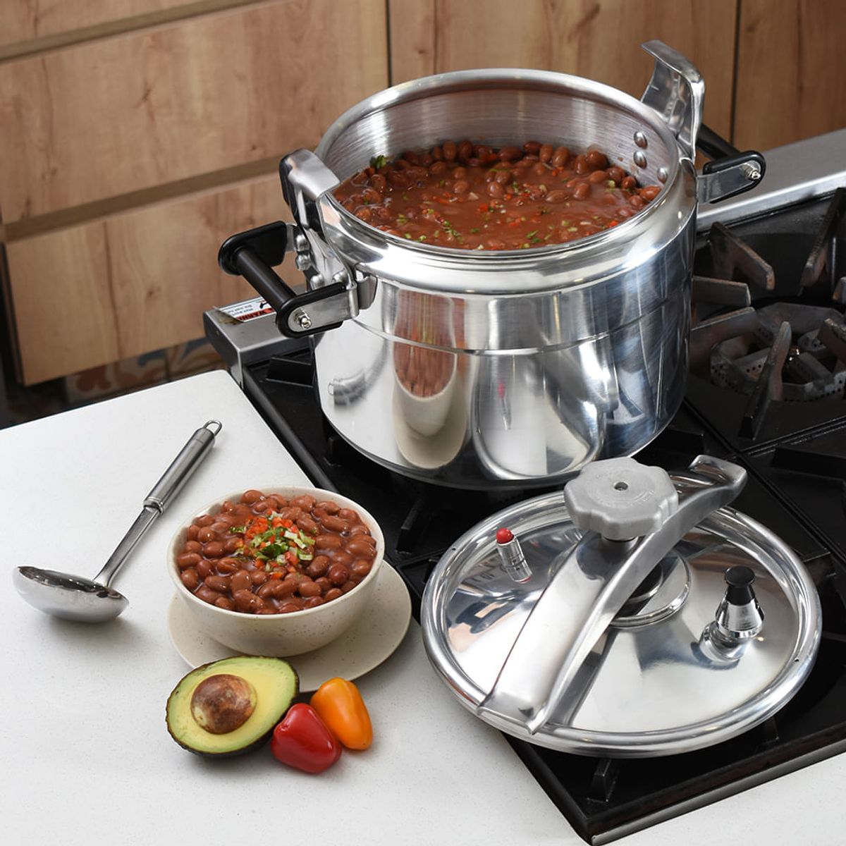 UNIVERSAL - Olla a Presión Magna 15L