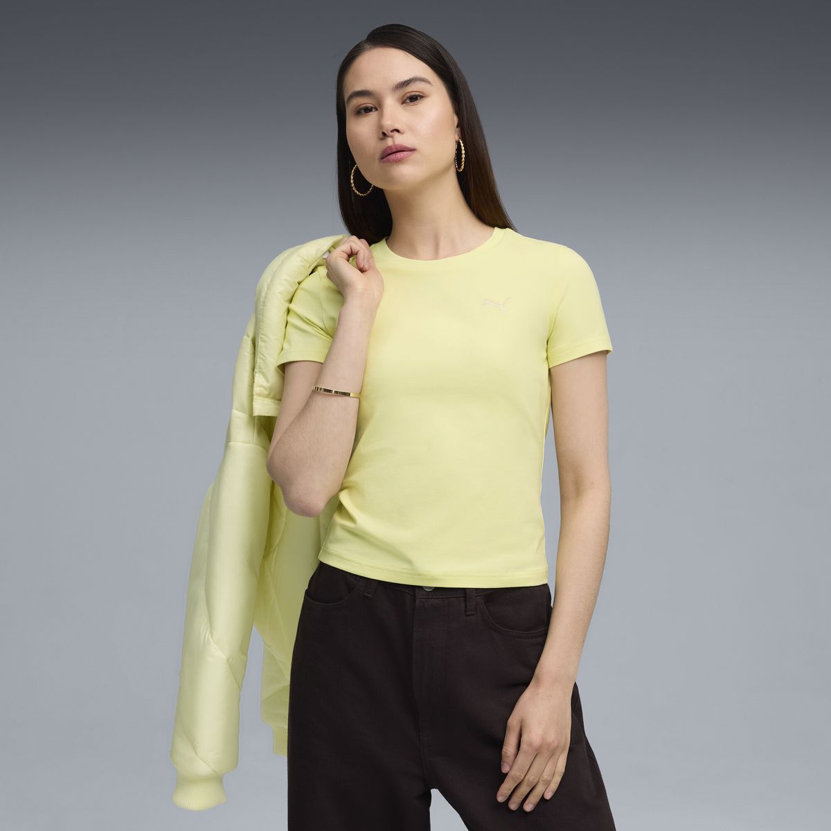 PUMA - Tshirt Puma Original Wardrobe Ess Slim Amarillo Para Mujer