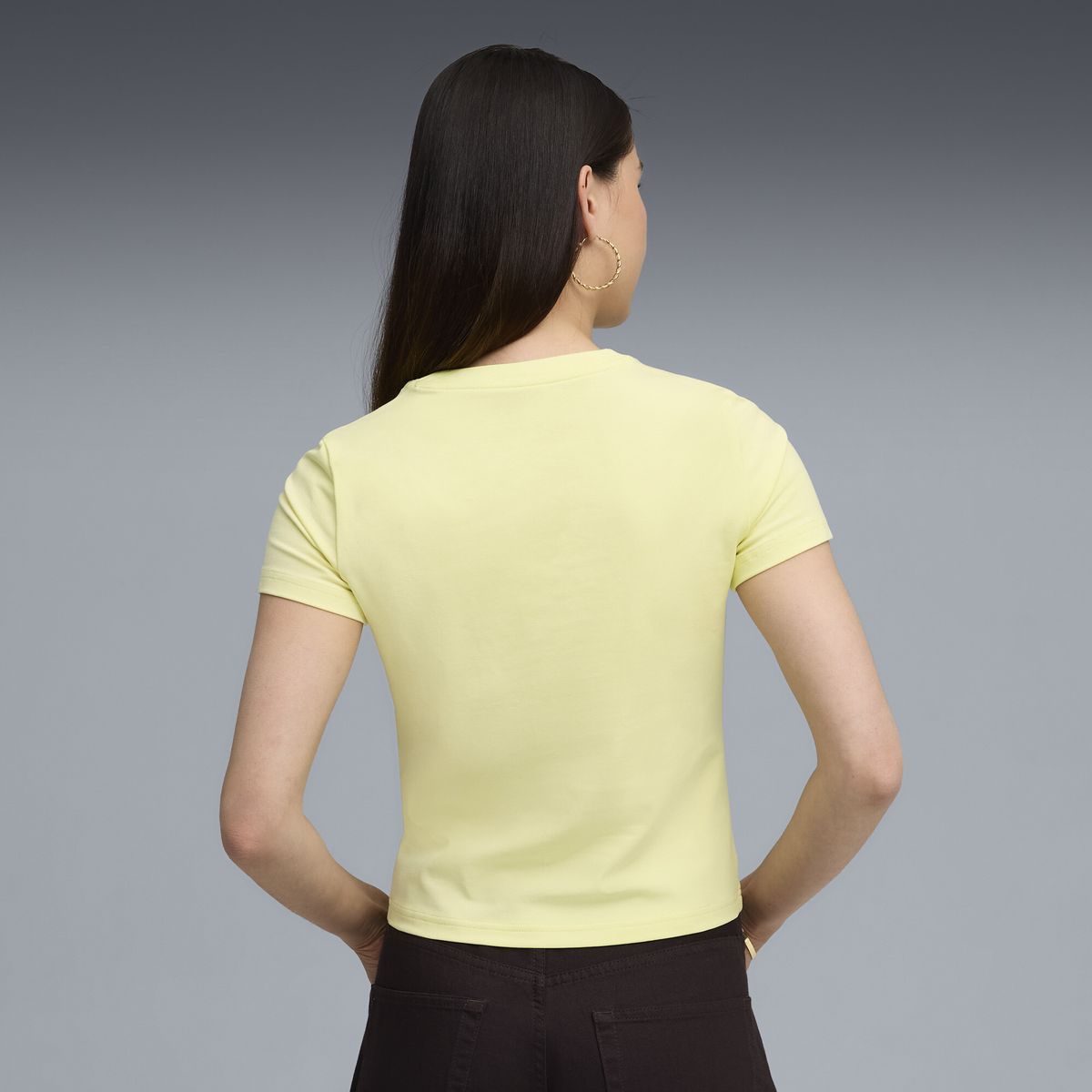 PUMA - Tshirt Puma Original Wardrobe Ess Slim Amarillo Para Mujer