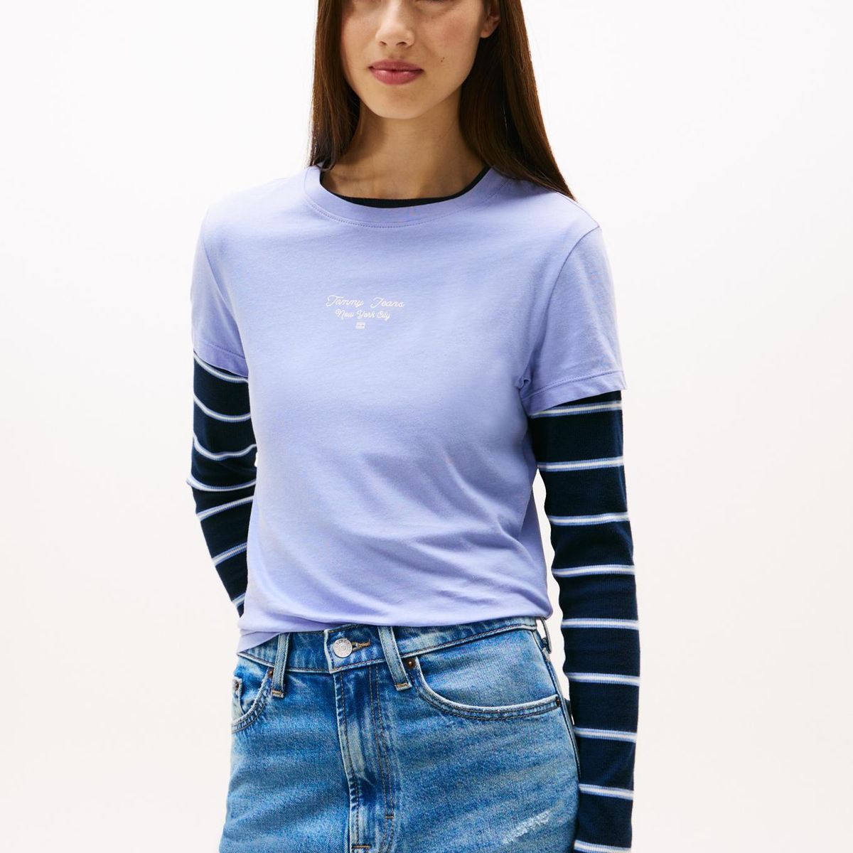 TOMMY HILFIGER - Camiseta celeste de punto con logo y corte slim Tommy Jeans