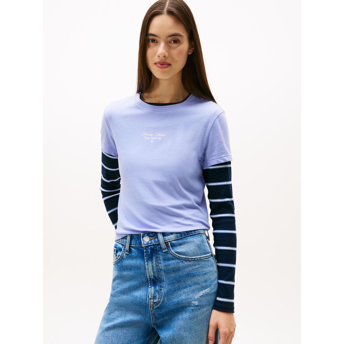 TOMMY HILFIGER - Camiseta celeste de punto con logo y corte slim Tommy Jeans