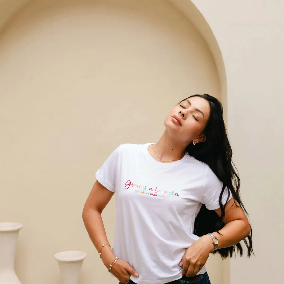 PEACE OF MIND - Camiseta Oversize Gracias a La Vida Que Me Ha Dado Tanto Cuello Redondo Blanca