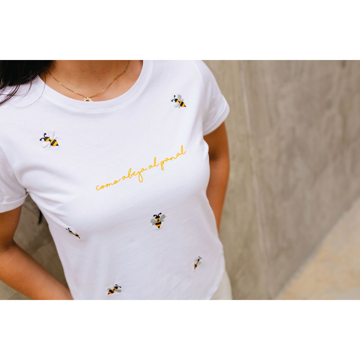 PEACE OF MIND - Como Abeja Al Panal Embroidered Oversized Tee