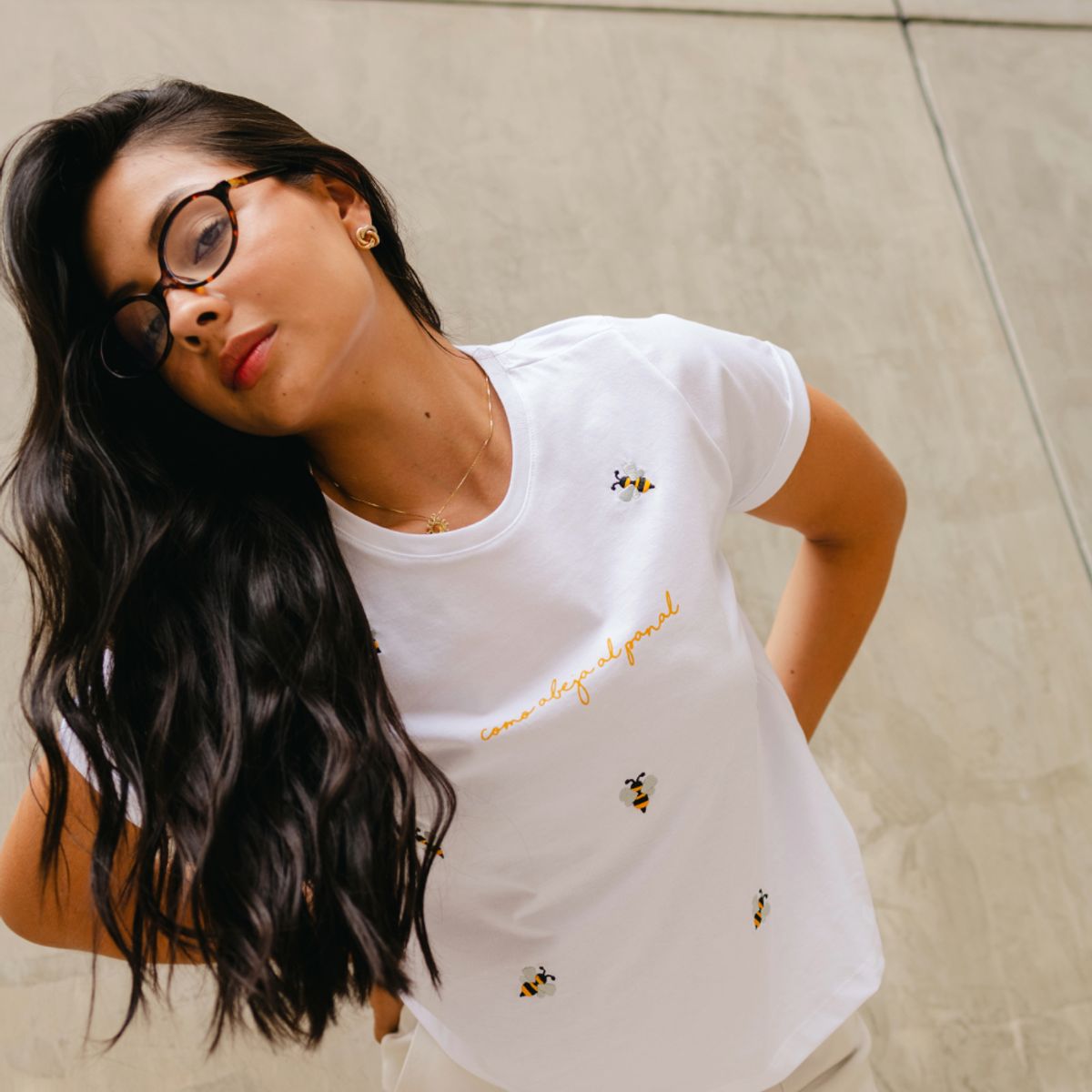 PEACE OF MIND - Como Abeja Al Panal Embroidered Oversized Tee