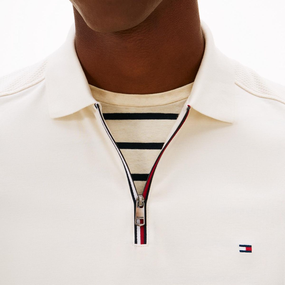 TOMMY HILFIGER - Polo blanco de corte regular de cierre de cremallera de 1/4 Tommy Hilfiger