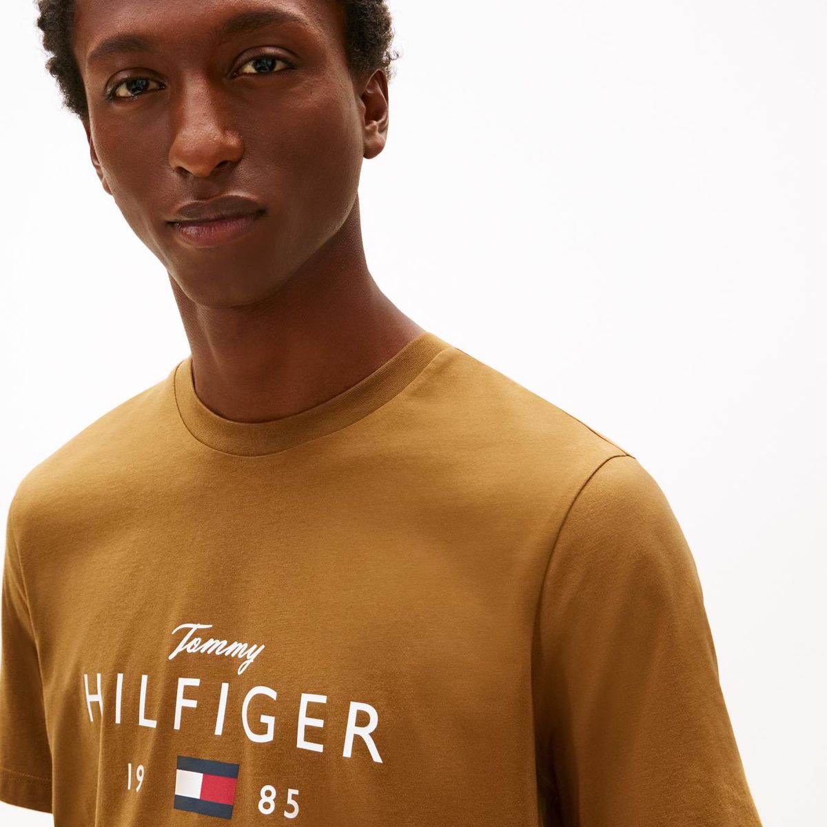 TOMMY HILFIGER - Camiseta beige de cuello redondo con logo gráfico Tommy Hilfiger