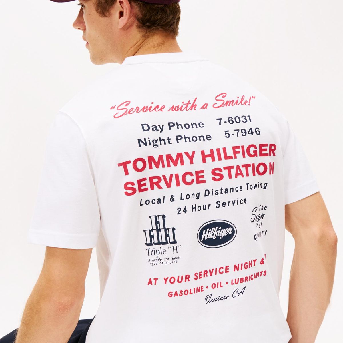 TOMMY HILFIGER - Camiseta blanca de corte amplio con gráfico trasero Tommy Hilfiger