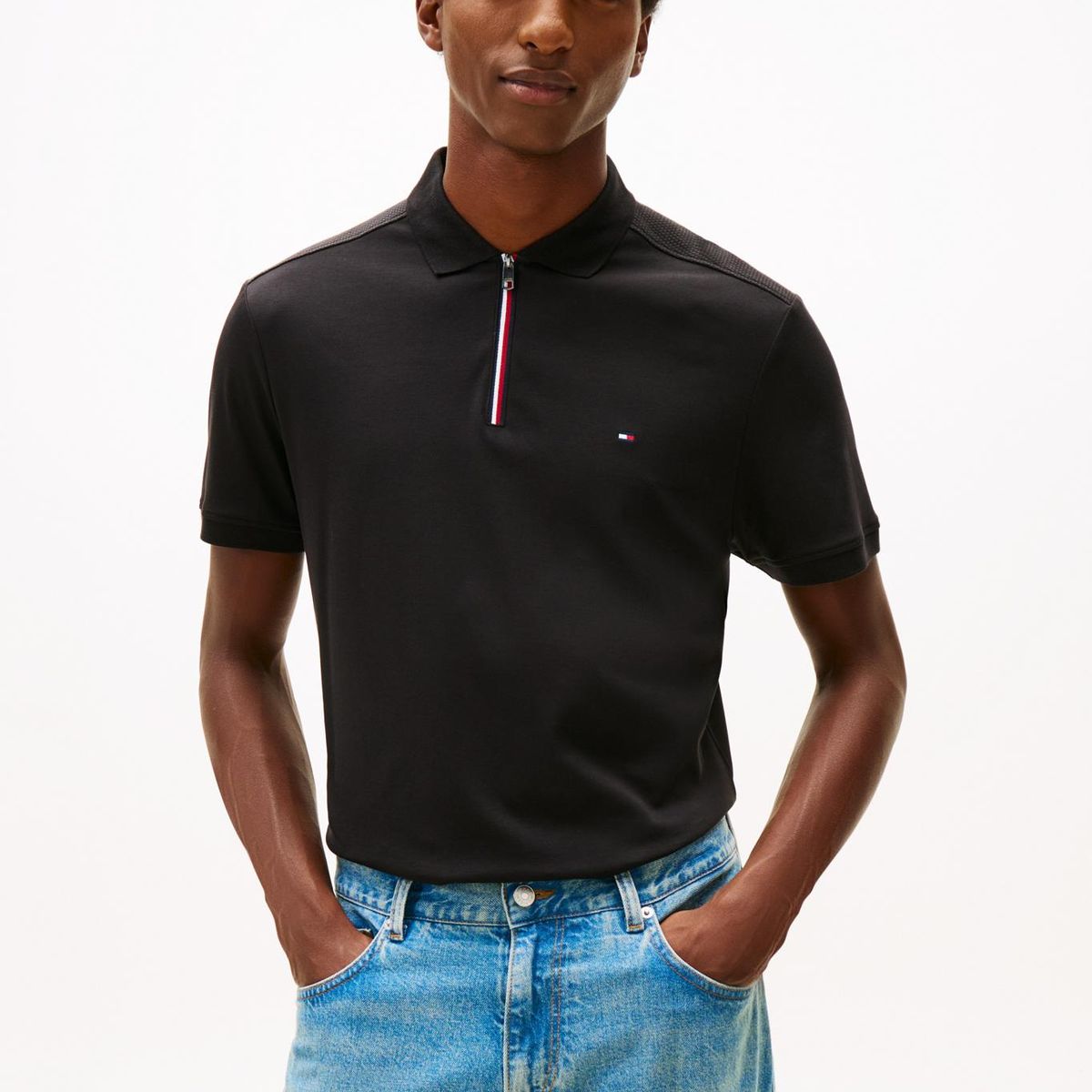 TOMMY HILFIGER - Polo negro de corte regular de cierre de cremallera de 1/4 Tommy Hilfiger