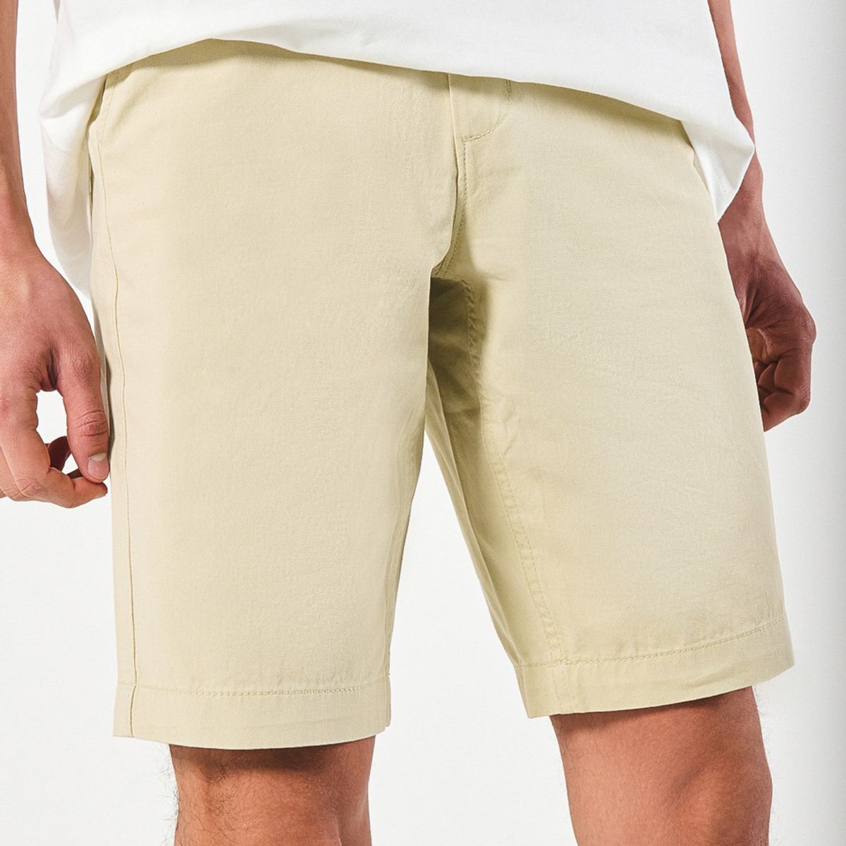 KOAJ - KOAJ Bermuda en dril tiro bajo unicolor con bolsillos Hombre