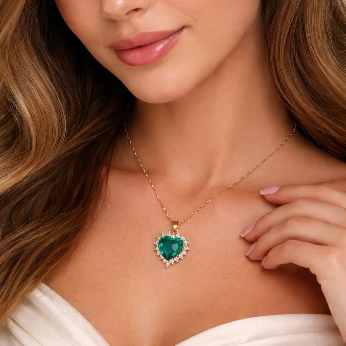 STAINLESS STEEL - Collar Cadena Con Dije Corazon Verde Esmeralda Con Circon En Acero Inoxidable