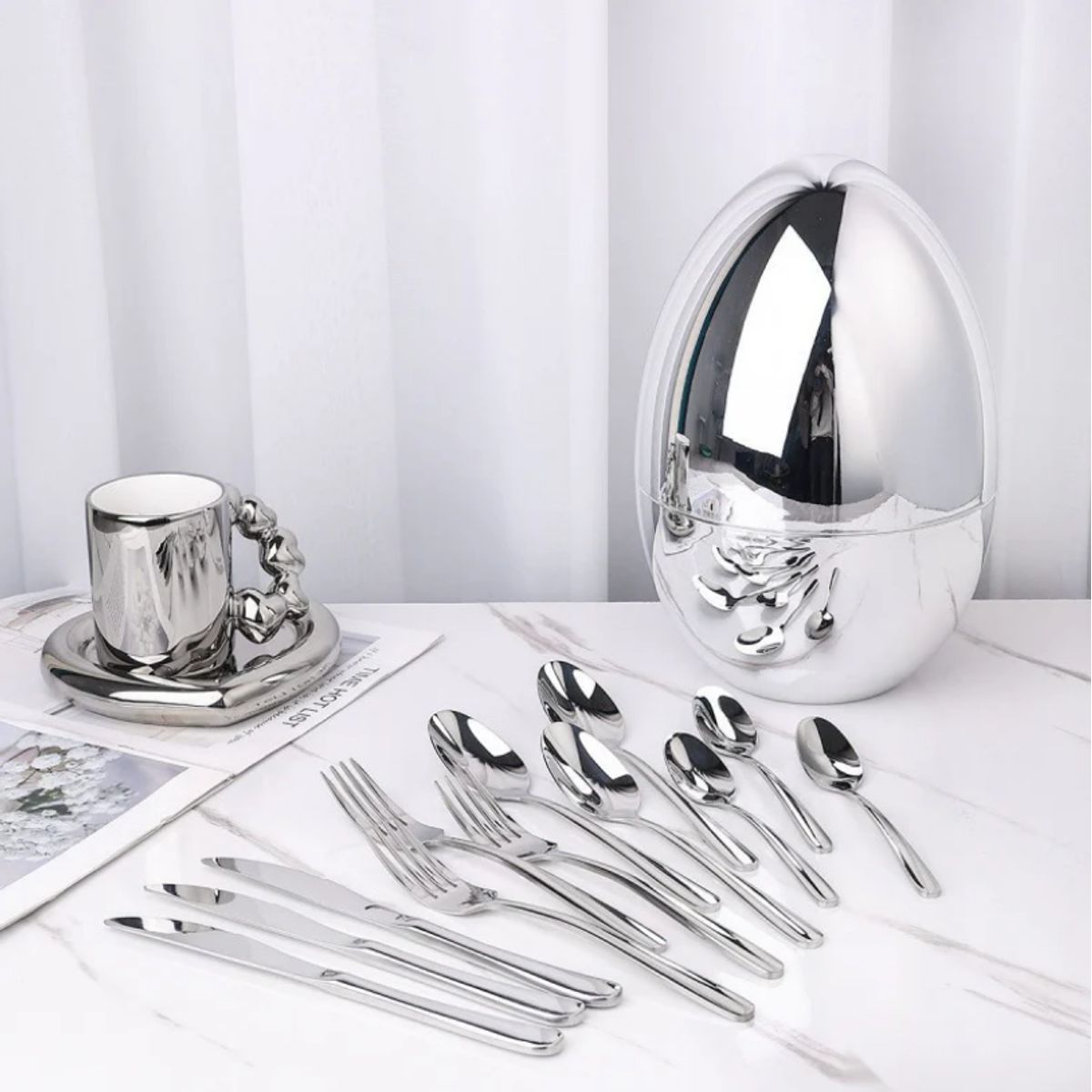 GENERICO - Kit de Cubiertos 24 Piezas en Acero Inoxidable con Estuche Tipo Huevo – Color Plateado