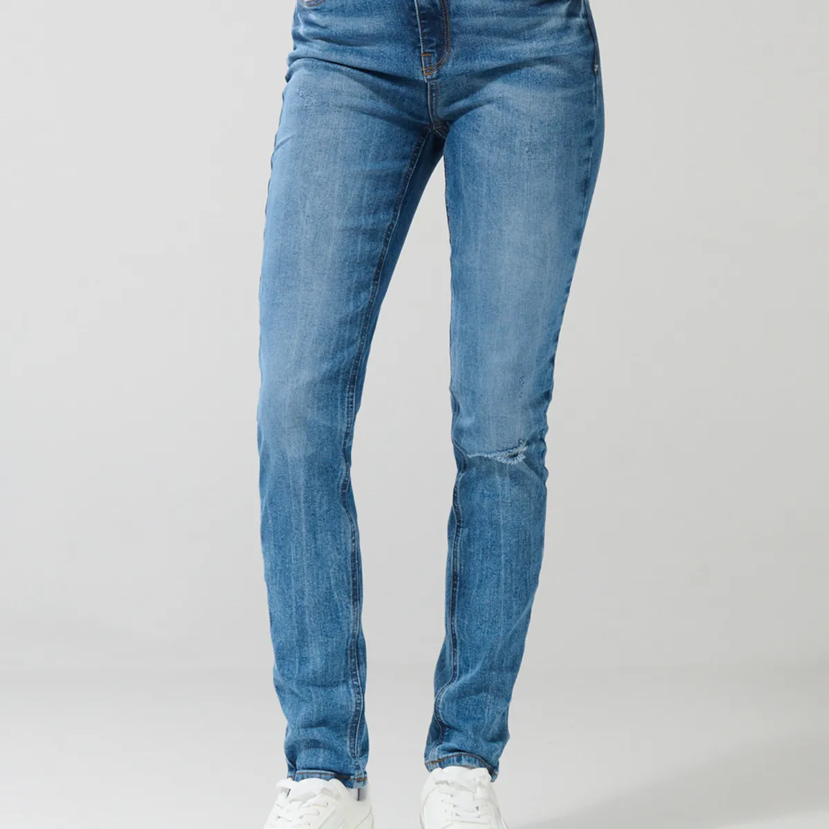 KOAJ - KOAJ Jean tiro alto jegging azul claro con roto Mujer