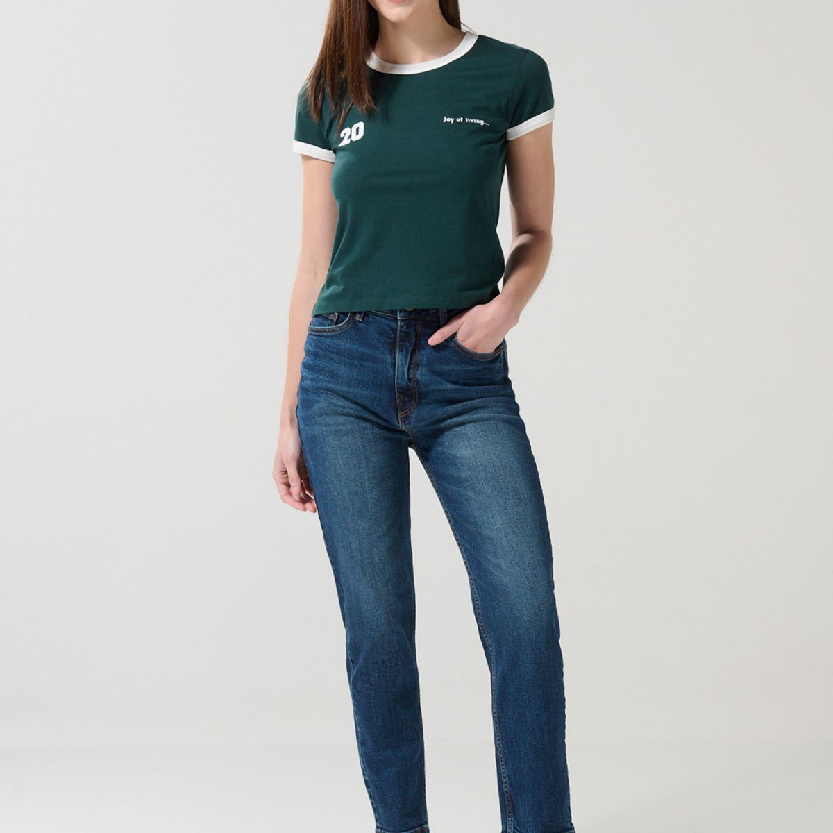 KOAJ - KOAJ Jean azul oscuro mom con ligeros desgastes y tiro súper Mujer