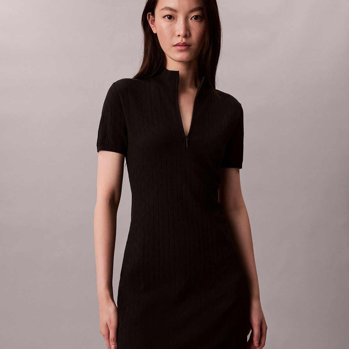 CALVIN KLEIN - Vestido negro mini tipo saco tejido con 1/4 cremallera Calvin Klein
