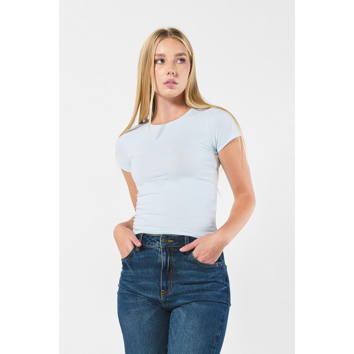 KOAJ - KOAJ Camiseta ajustada unicolor con manga corta y cuello red Mujer