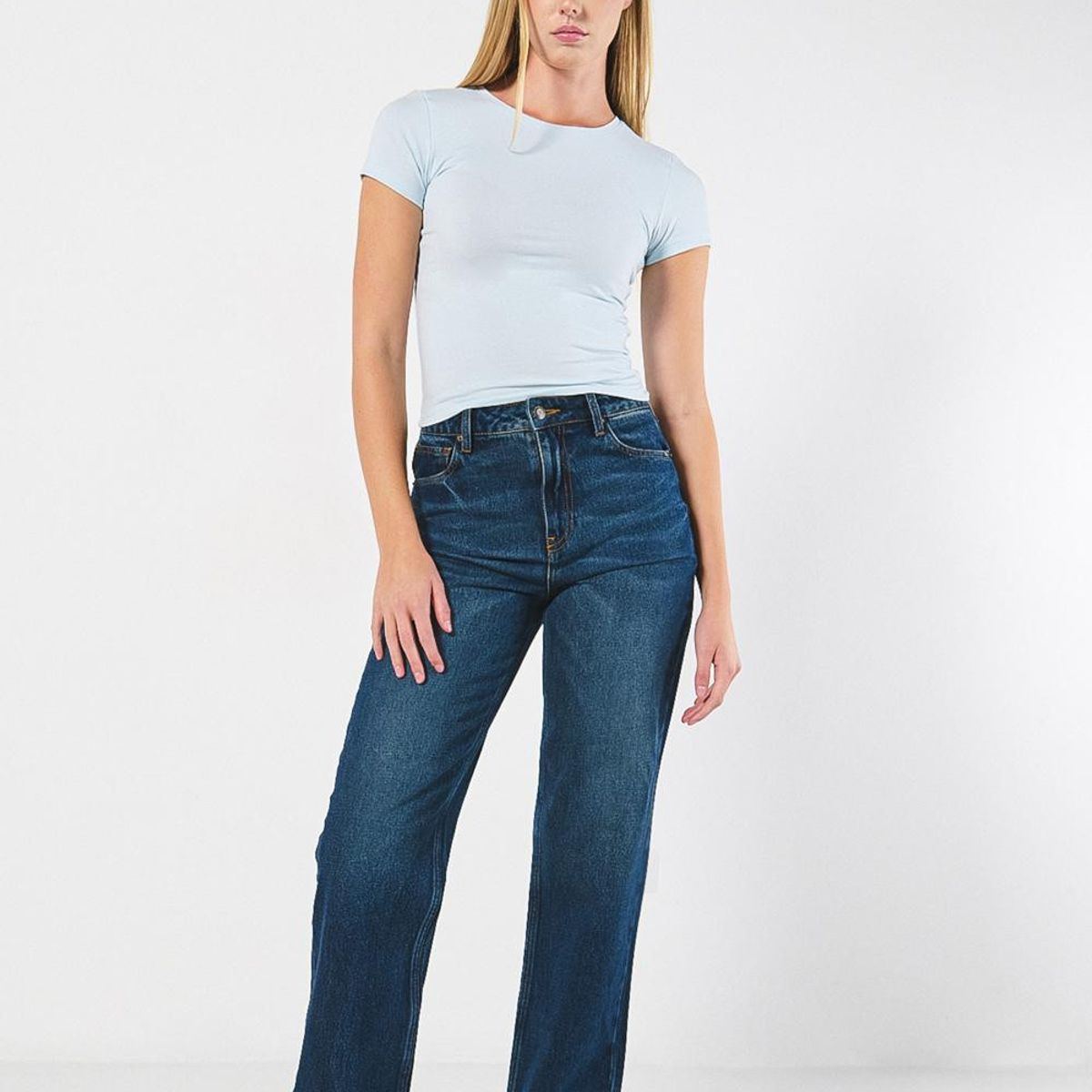 KOAJ - KOAJ Camiseta ajustada unicolor con manga corta y cuello red Mujer