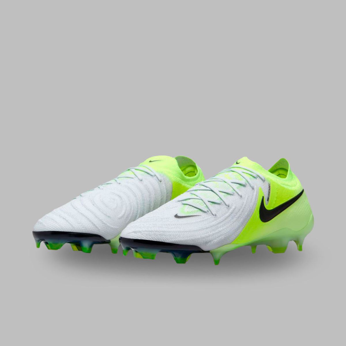 NIKE - Guayos Nike Hombre Phantom Gx II FG - Plateado-Amarillo