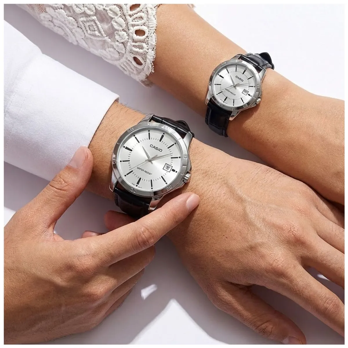 CASIO - Reloj Casio En Pareja Modelo V004L-7A Diseño Elegante