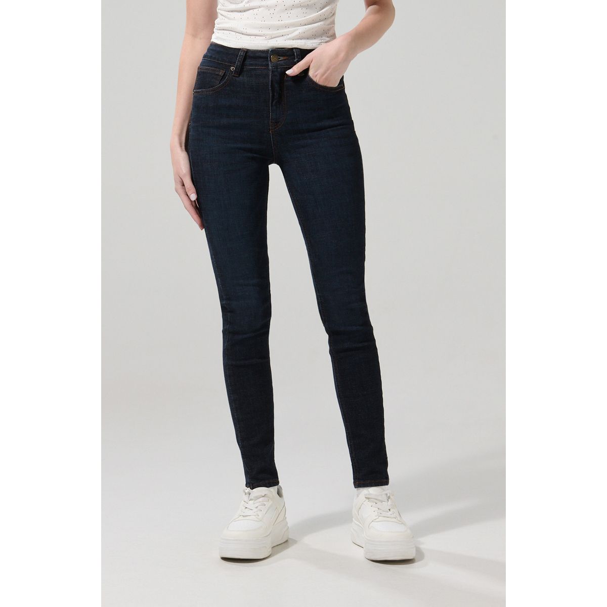 KOAJ - KOAJ Jean push up tiro alto azul intenso ceñido con bolsill Mujer