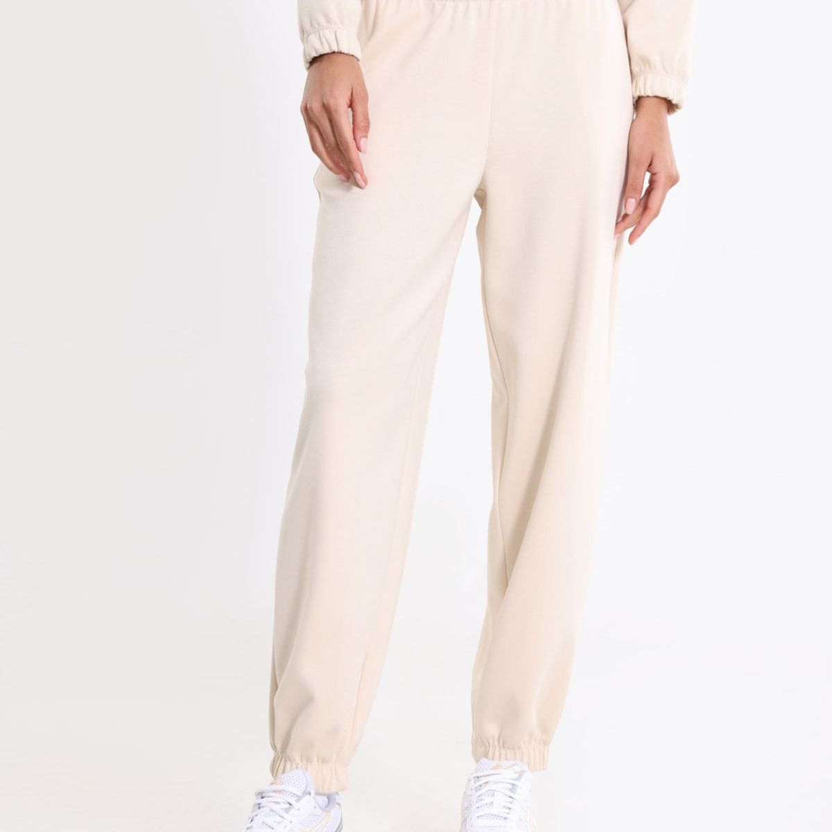 ATMOS - Jogger Plush Suave Relajado  Para Mujer Crema Atmos