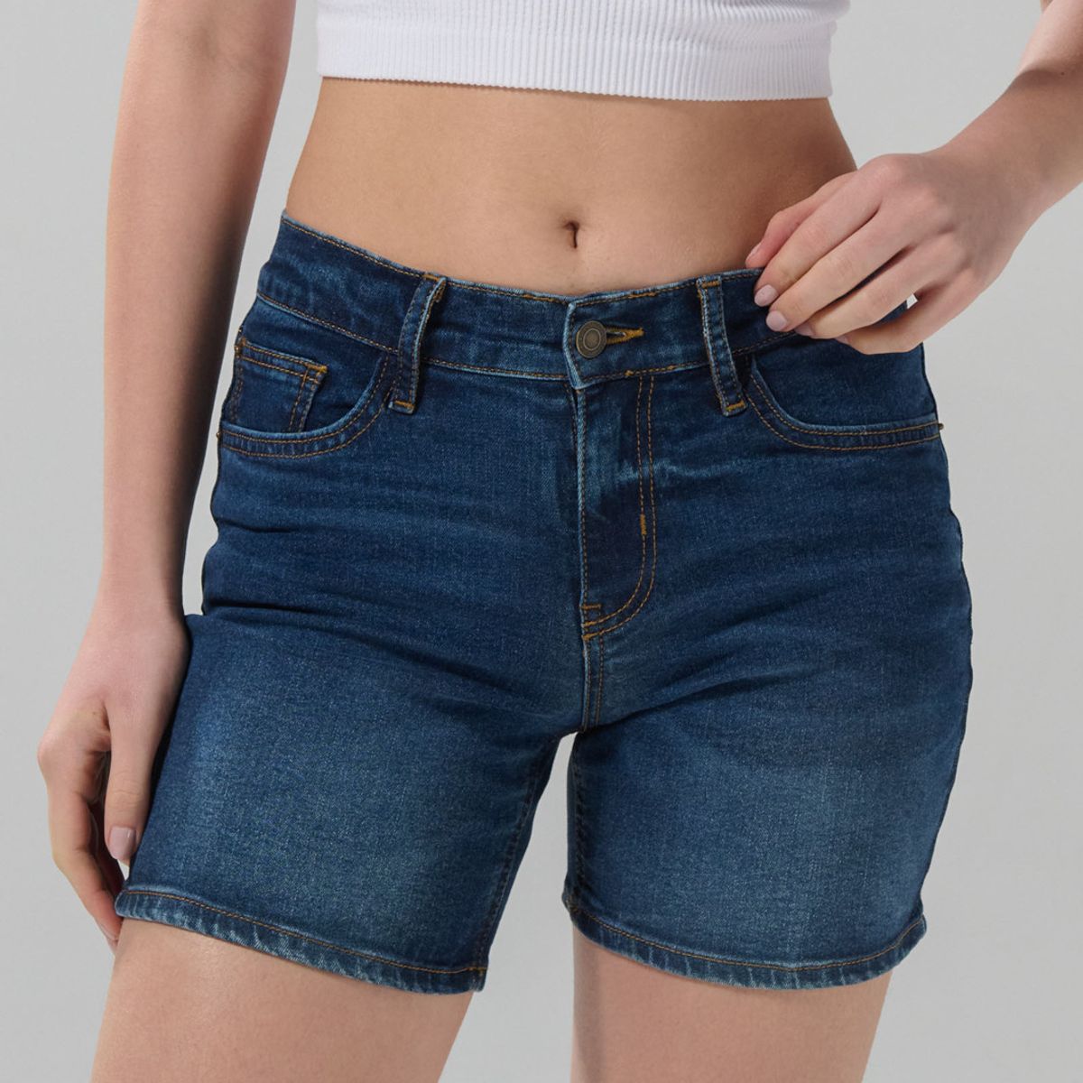 KOAJ - KOAJ Short azul oscuro de jean tiro medio con 5 bolsillos Mujer