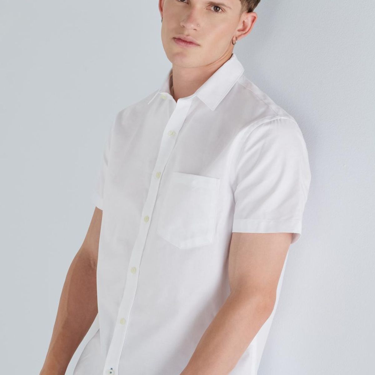 KOAJ - KOAJ Camisa blanca con manga corta y cuello sport collar Hombre