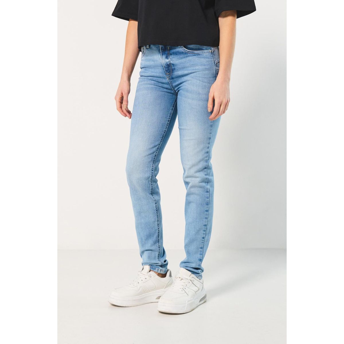 KOAJ - KOAJ Jean azul claro push up con tiro alto y realce posteri Mujer