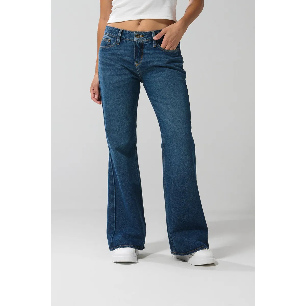 KOAJ - KOAJ Jean flare tiro medio azul oscuro con bota ancha Mujer