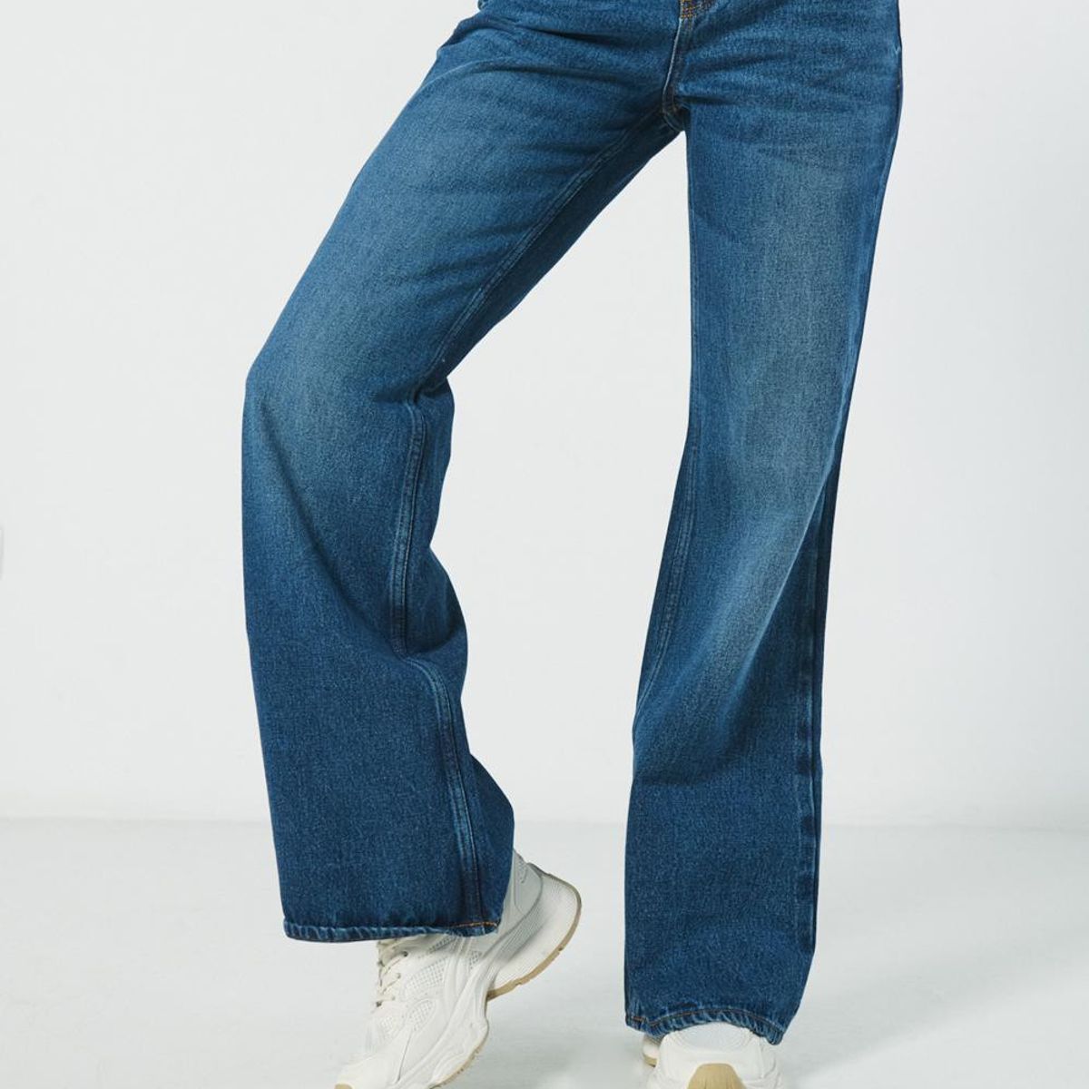 KOAJ - KOAJ Jean flare azul oscuro con bota ancha y tiro medio Mujer