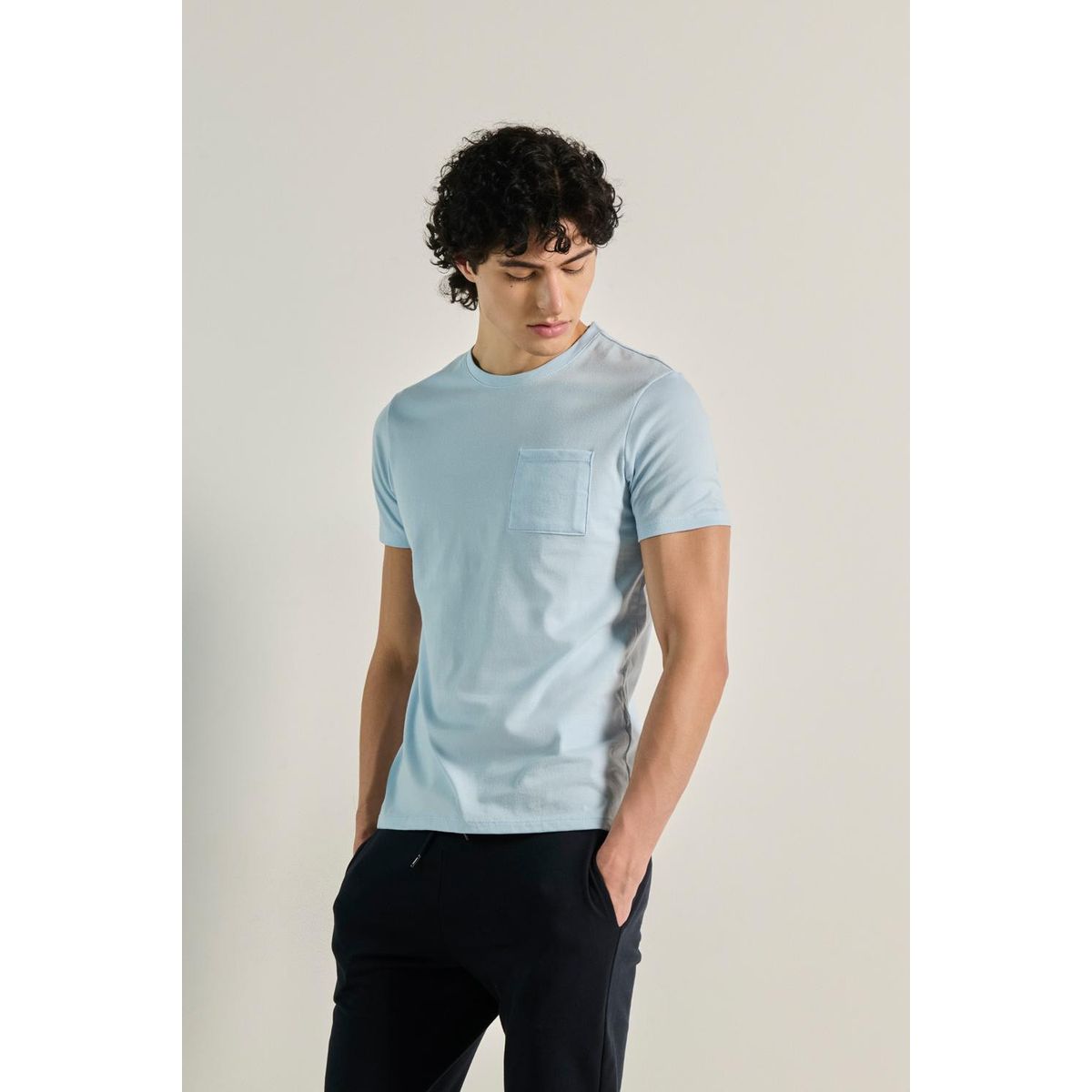KOAJ - KOAJ Camiseta unicolor en algodón con bolsillo y manga cort Hombre