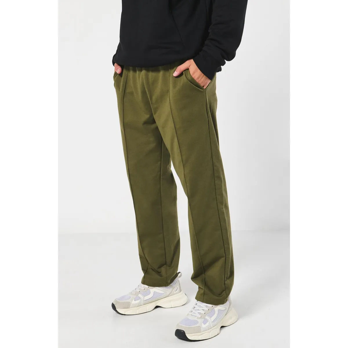 KOAJ - KOAJ Pantalón jogger unicolor con vena centrada y bota recta Hombre