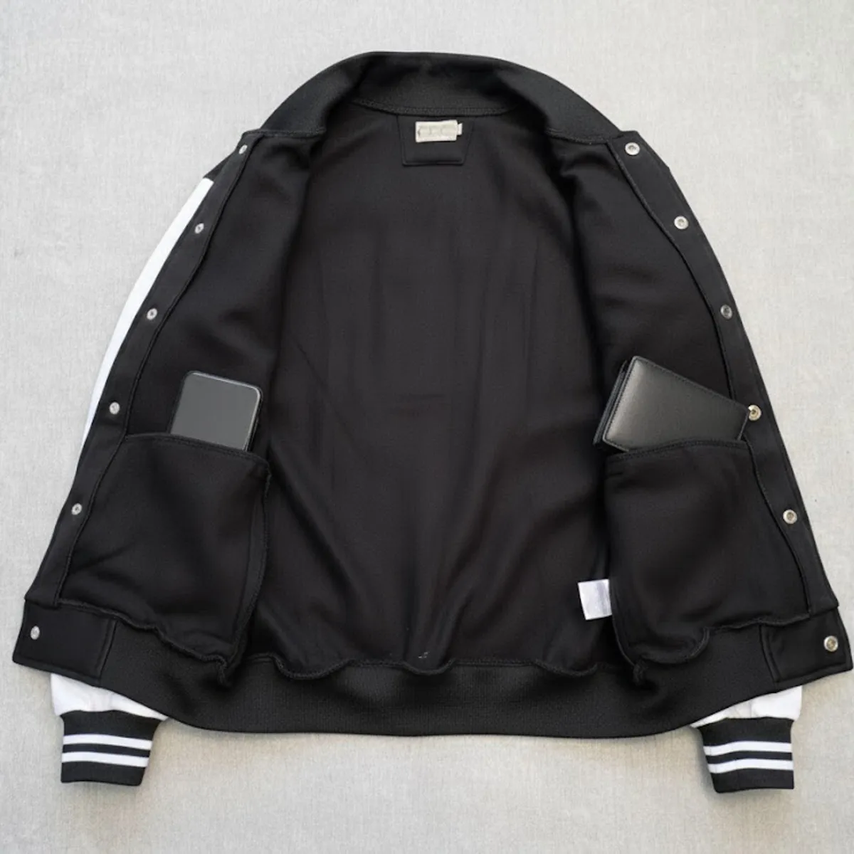 THE CLOTHING COMPANY - Chaqueta Beisbolera Cuero Mujer Algodon Perchado GNRC