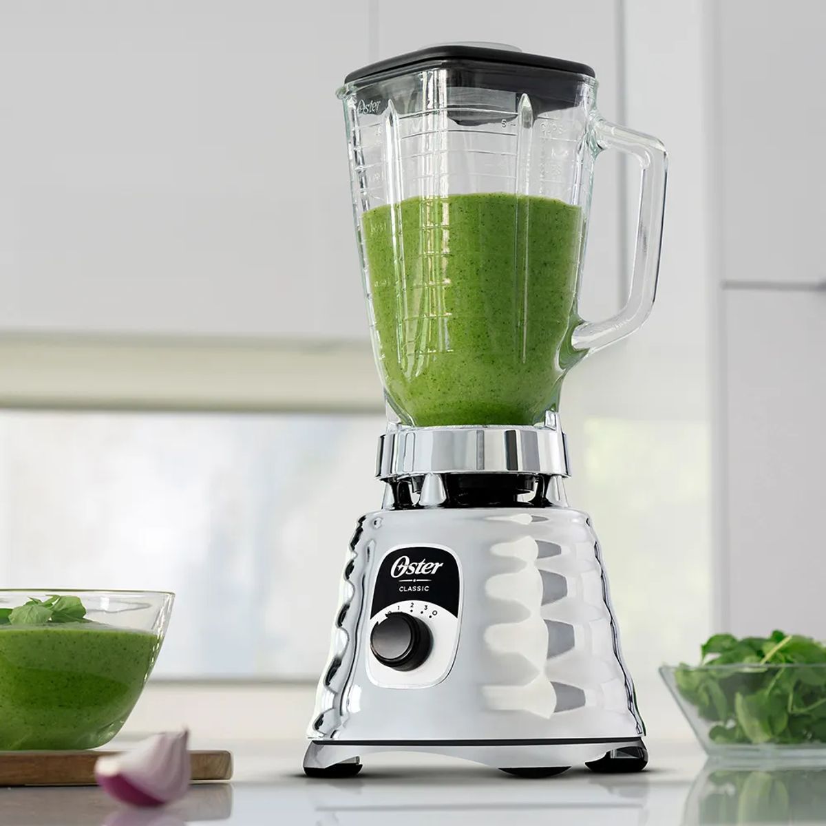 OSTER - Licuadora Clásica Oster de 3 Velocidades con Vaso de Vidrio – Potente, Resistente y Duradera