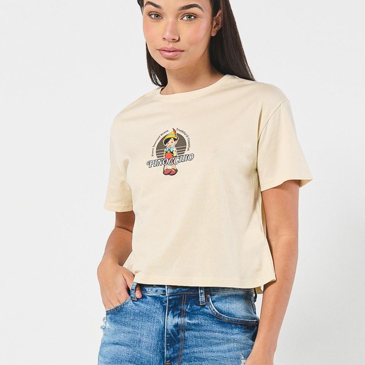 KOAJ - KOAJ Camiseta kaki clara crop top con estampado de Pinocho Mujer