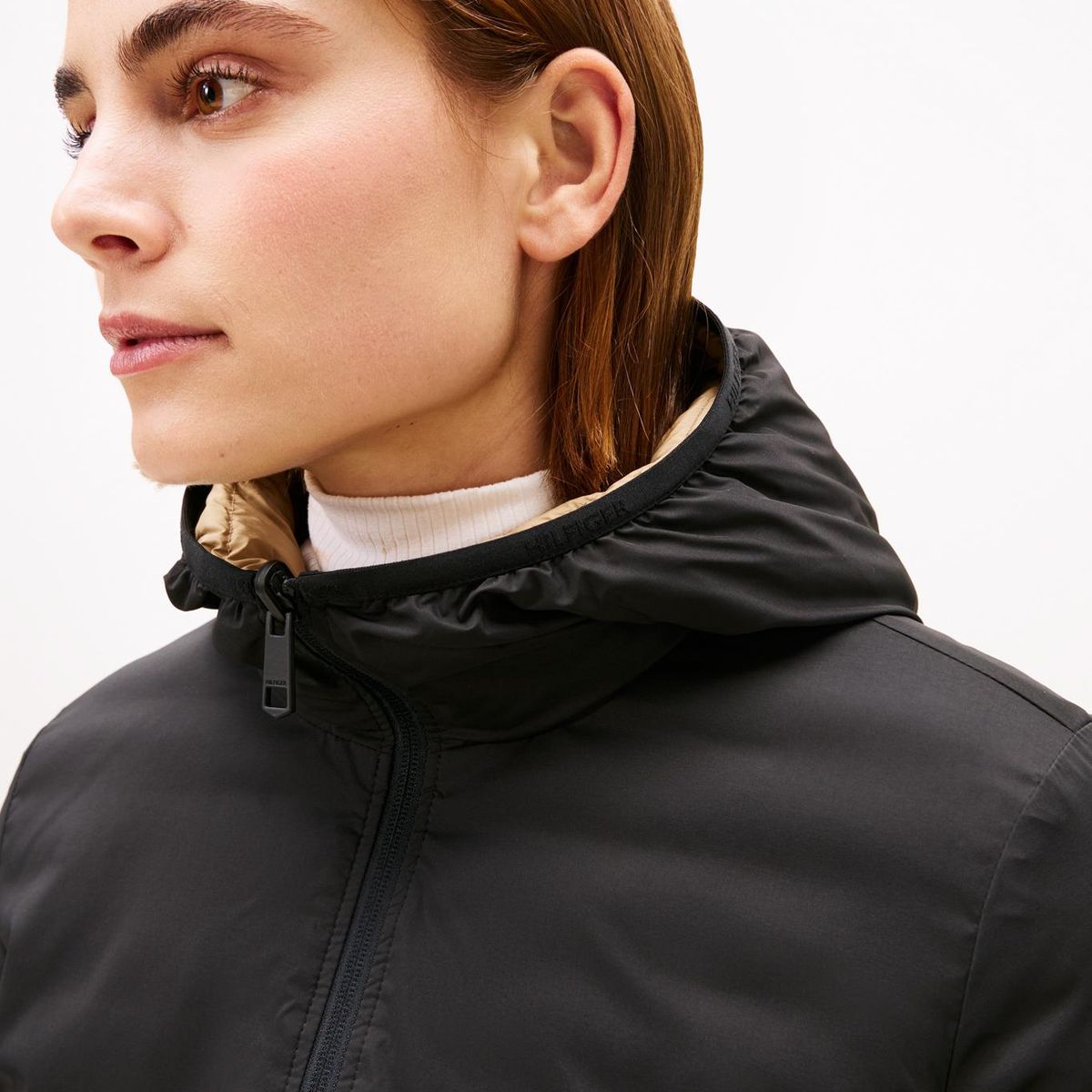 TOMMY HILFIGER - Chaqueta negra ligera con logo Tommy Hilfiger