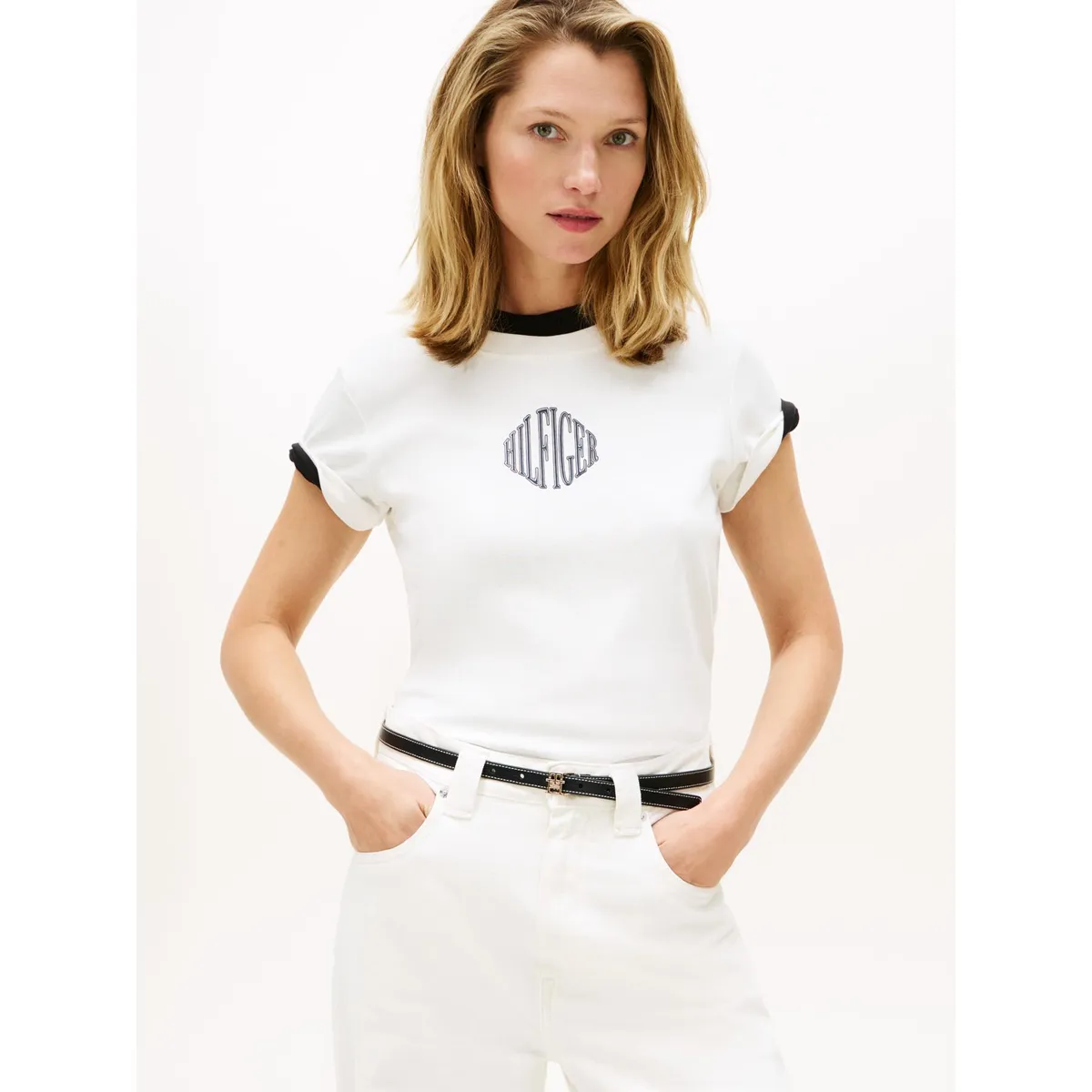TOMMY HILFIGER - Camiseta blanca varsity de corte regular con logo Tommy Hilfiger