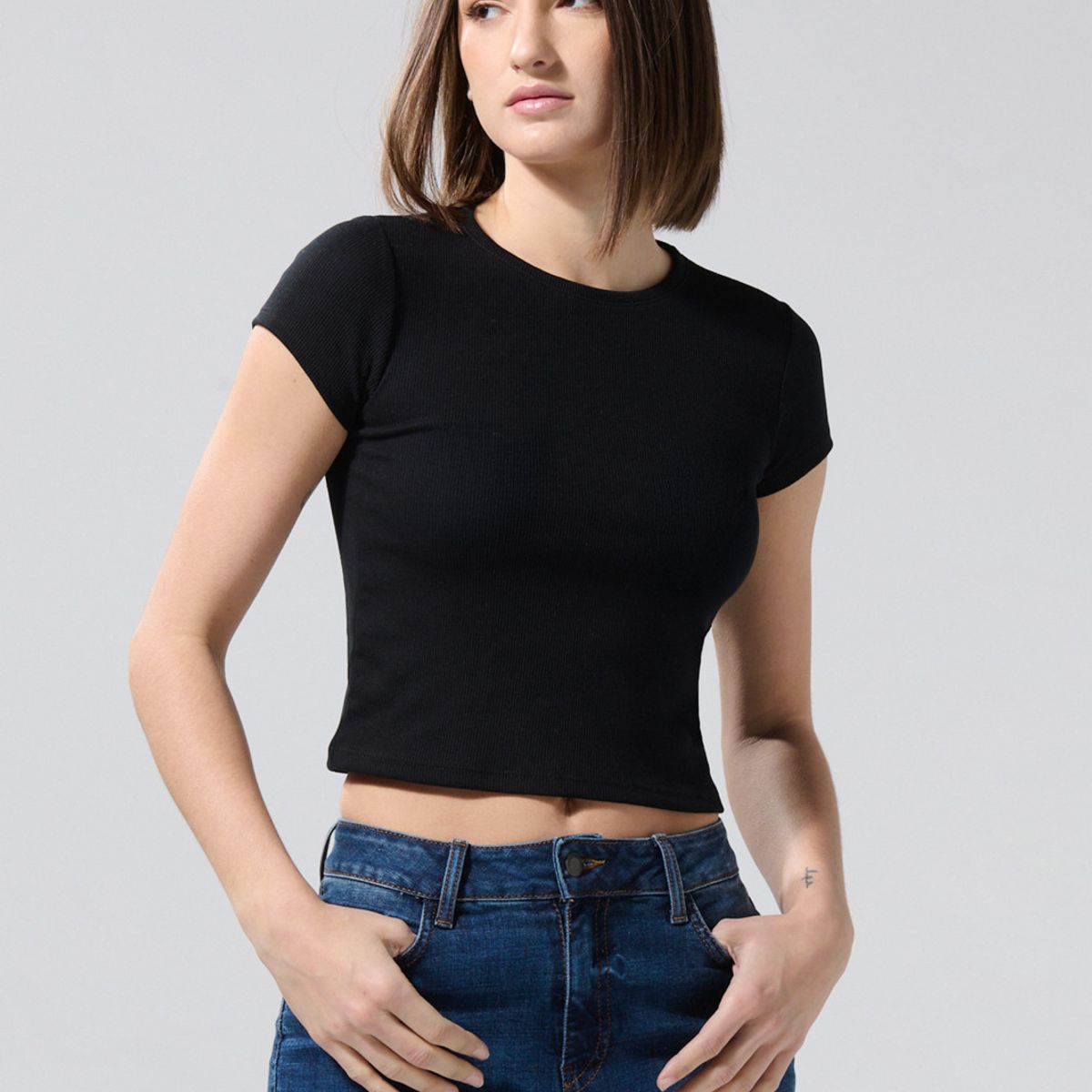 KOAJ - KOAJ Camiseta para mujer en tela acanalada, cuello redondo y Mujer