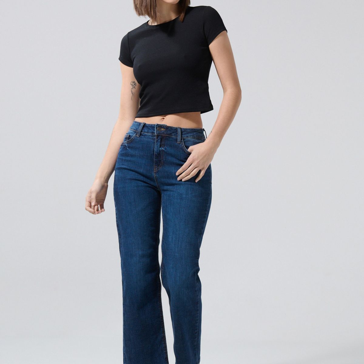 KOAJ - KOAJ Camiseta para mujer en tela acanalada, cuello redondo y Mujer
