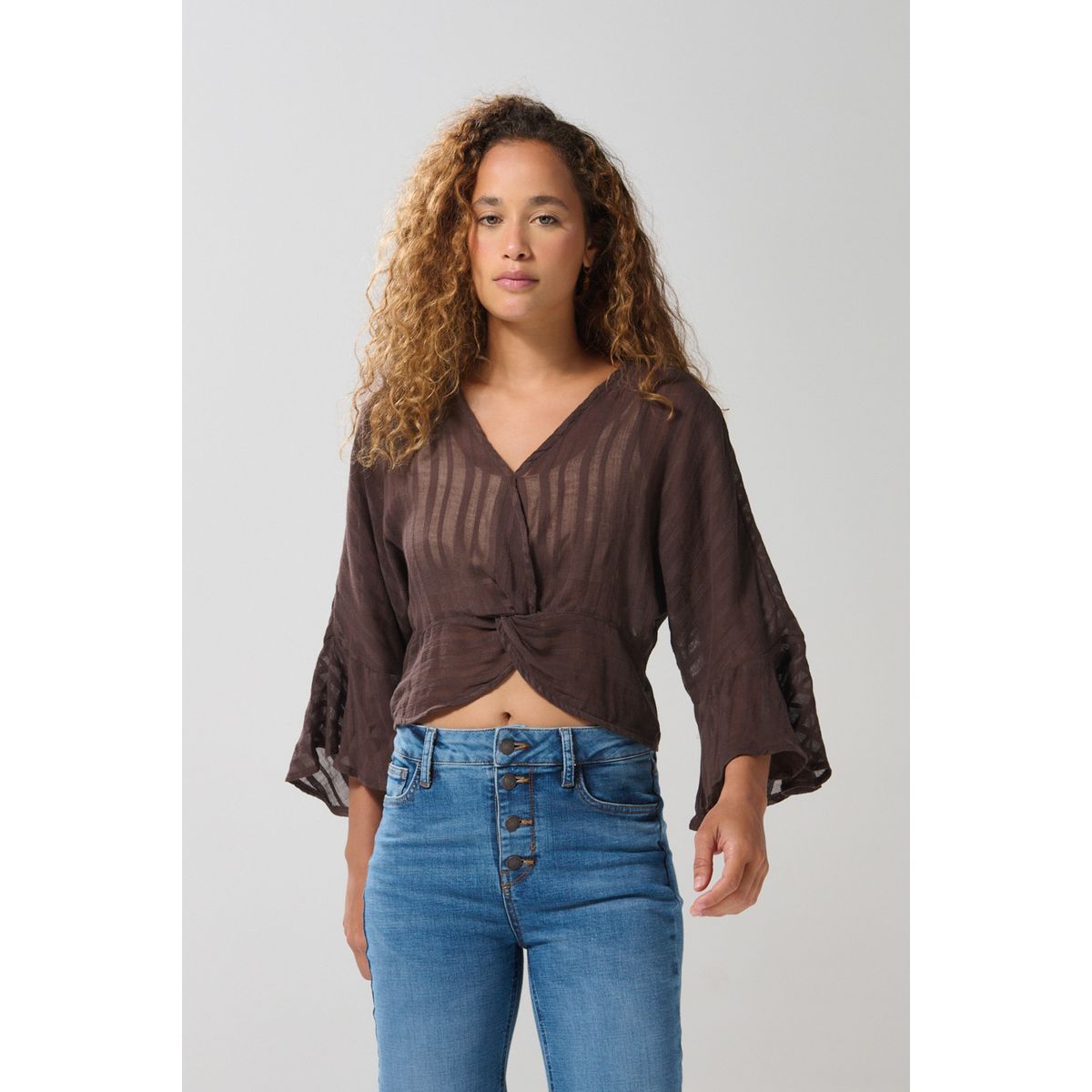 KOAJ - KOAJ BLUSA ALGODON/UNICOLOR/ CROP/MANGA 3/4 NUDO EN FRENTE Mujer