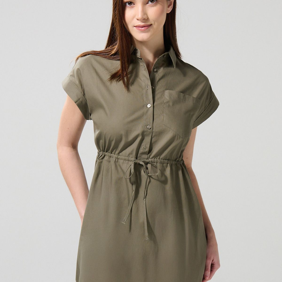 KOAJ - KOAJ Vestido corto unicolor con cuello camisero y botones Mujer