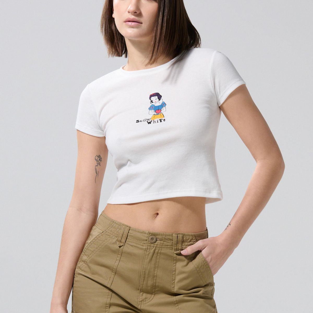 KOAJ - KOAJ Camiseta para mujer en tela acanalada, cuello redondo y Mujer