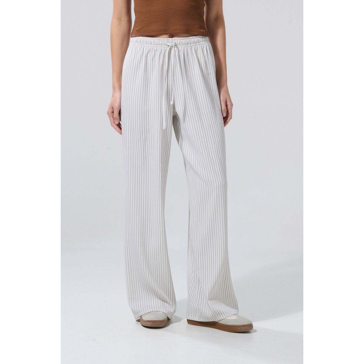 KOAJ - KOAJ Pantalón palazzo tiro alto crema con rayas y bota ancha Mujer
