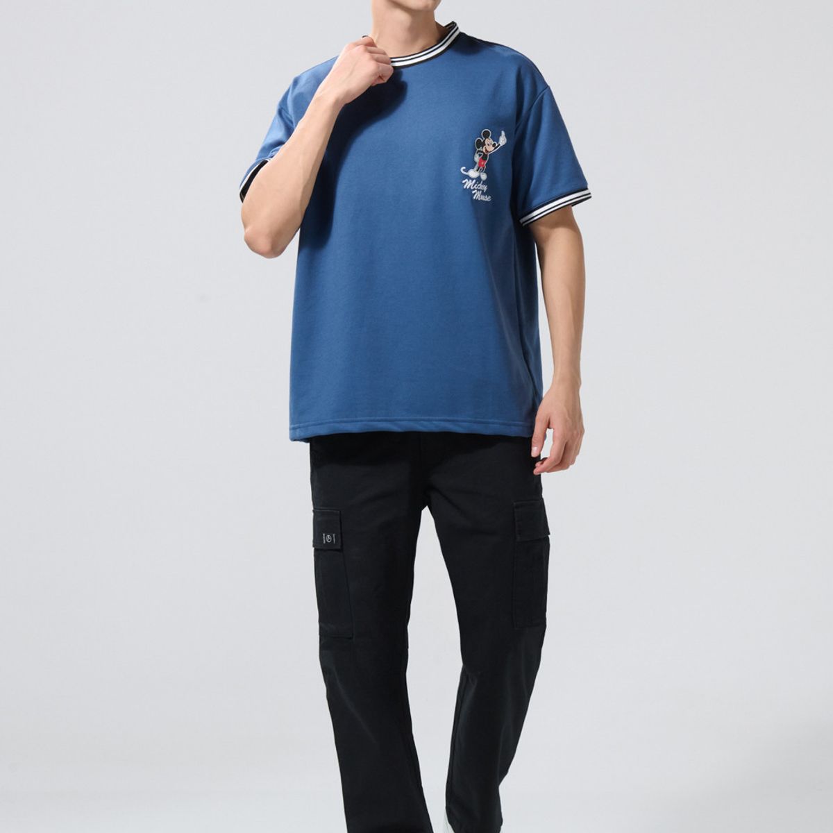 KOAJ - KOAJ Camiseta azul oversize manga corta con diseño de Mickey Hombre