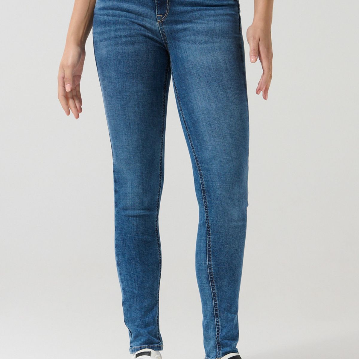 KOAJ - KOAJ Jean push up tiro alto azul claro con realce y bolsill Mujer