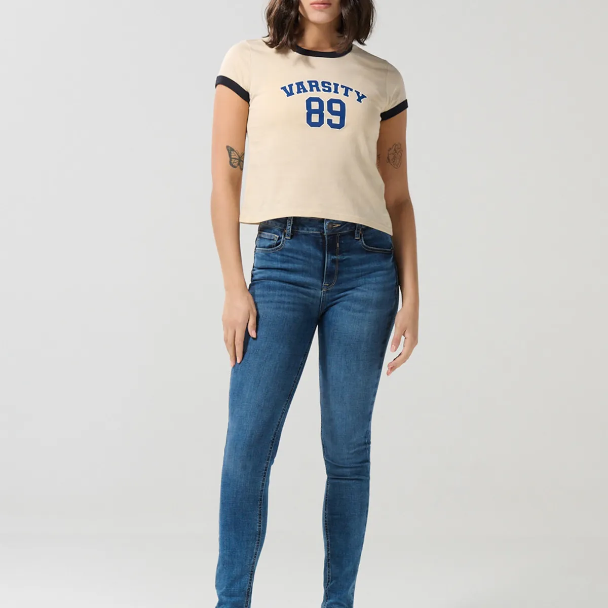 KOAJ - KOAJ Jean push up tiro alto azul claro con realce y bolsill Mujer
