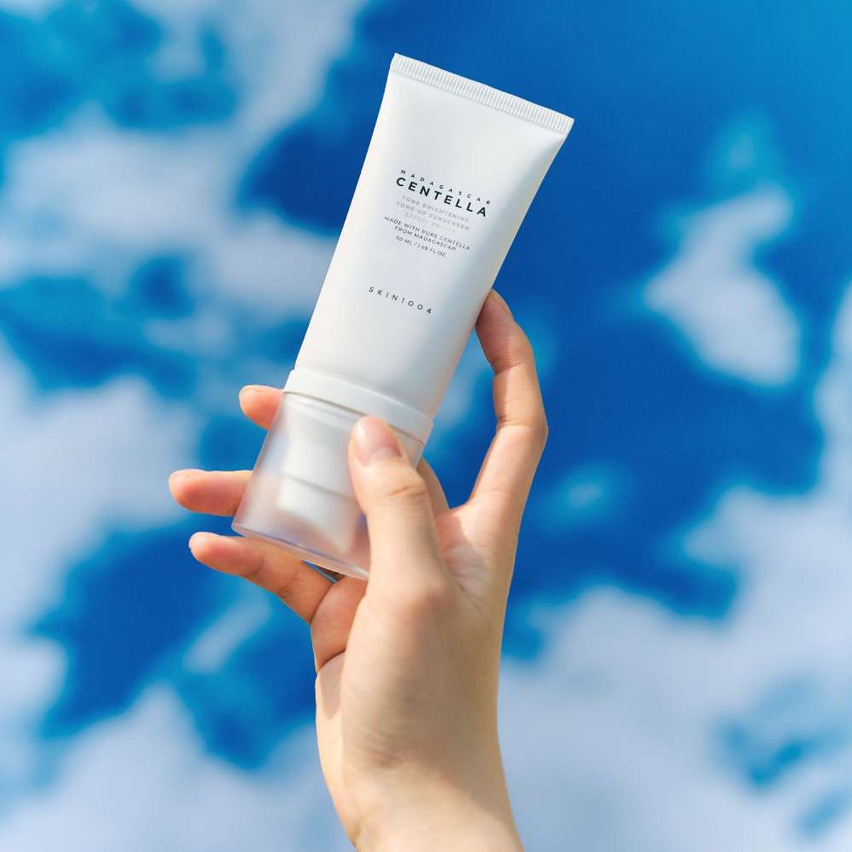SKIN1004 - SKIN1004 Madagascar Centella Tone Brightening Tone-Up Sunscreen SPF50+ PA++++ Protector Solar x50ml