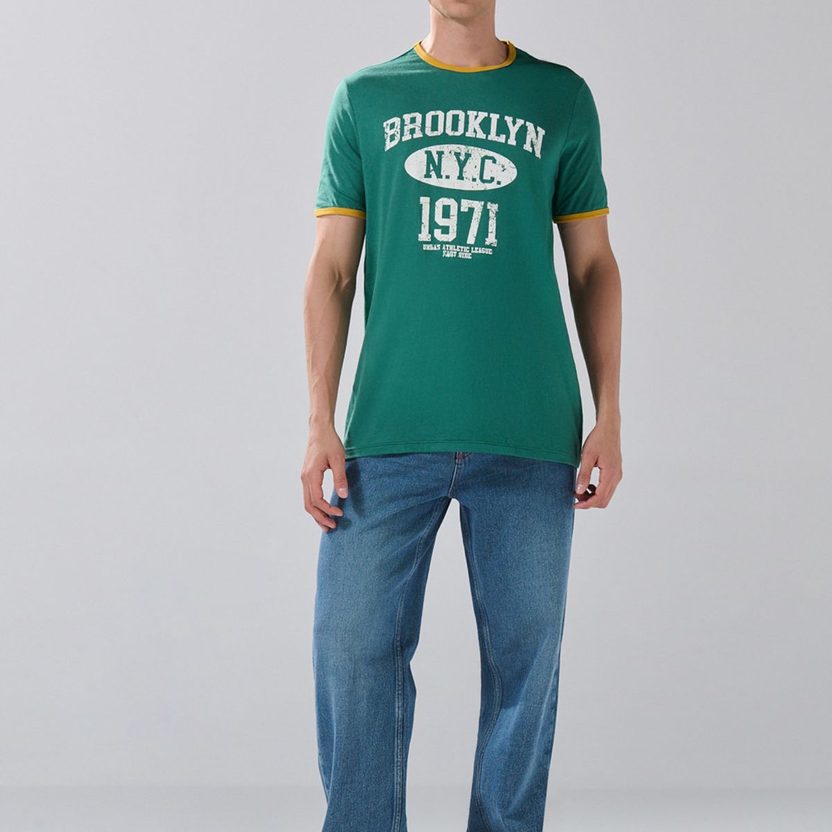 KOAJ - KOAJ Camiseta verde oscura college con contrastes y manga c Hombre