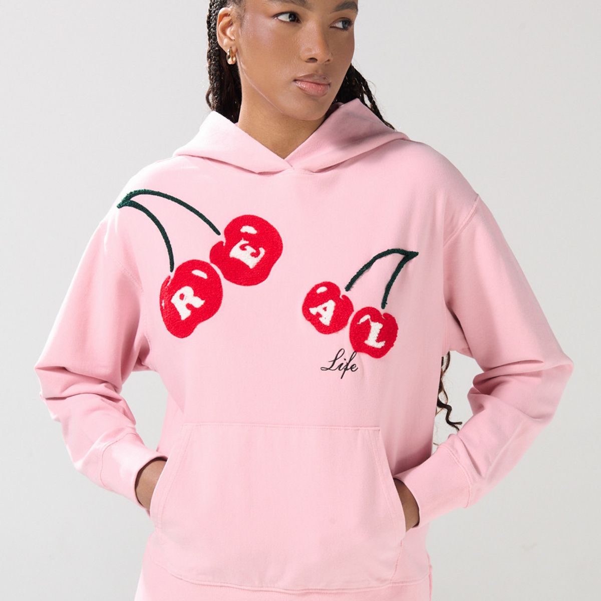 KOAJ - KOAJ Buzo oversize rosado con capota y diseño de cerezas Mujer